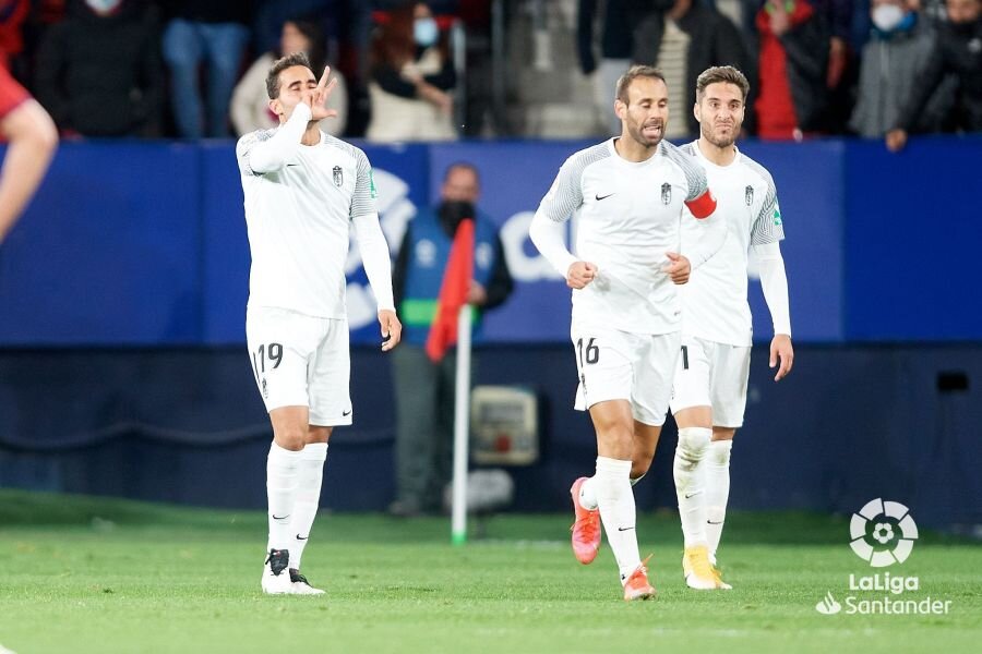 Montoro celebra su gol en `El Sadar` (LALIGA)