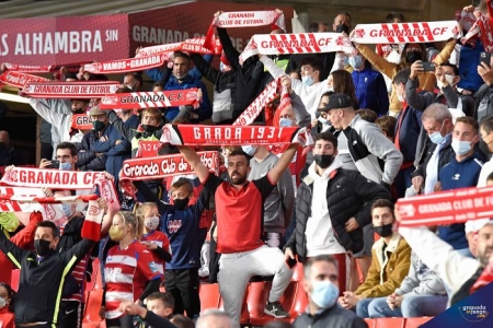 El `Nuevo Los Cármenes` presentó una gran entrada para recibir al Getafe (JOSÉ M. BALDOMERO) El `Nuevo Los Cármenes` presentó una gran entrada para recibir al Getafe (JOSÉ M. BALDOMERO)