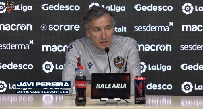 Javier Pereira, técnico del Levante, durante la rueda de prensa previa al choque frente al Granada (LEVANTE UD TV)