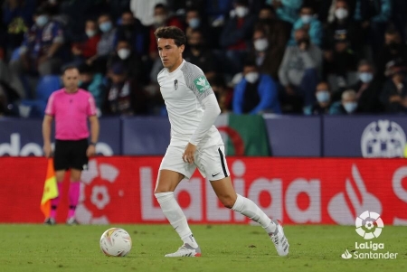Luis Milla, durante el encuentro en el `Ciutat de Valencia` (LALIGA) Luis Milla, durante el encuentro en el `Ciutat de Valencia` (LALIGA)