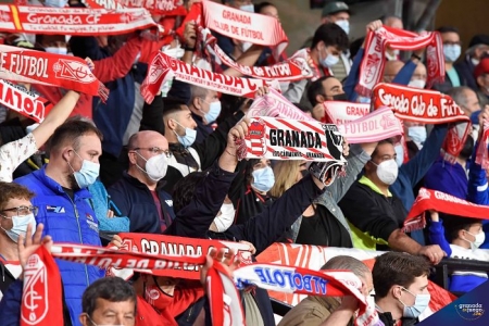 El Granada ha suspendido el viaje de sus aficionados a Barcelona para presenciar el encuentro ante el Espanyol (JOSÉ M. BALDOMERO) El Granada ha suspendido el viaje de sus aficionados a Barcelona para presenciar el encuentro ante el Espanyol (JOSÉ M. BALDOMERO)