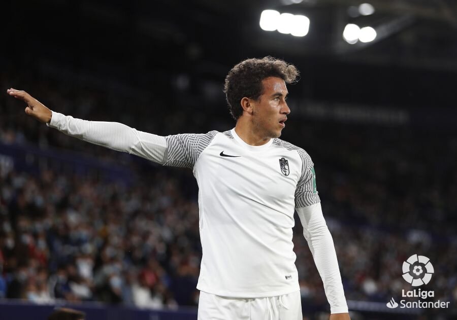 Luis Milla, durante el encuentro en el `Ciutat de Valencia` (LALIGA)