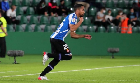 Yangel Herrera, durante su debut con el Espanyol en el `Martínez Valero` (RCD ESPANYOL) Yangel Herrera, durante su debut con el Espanyol en el `Martínez Valero` (RCD ESPANYOL)