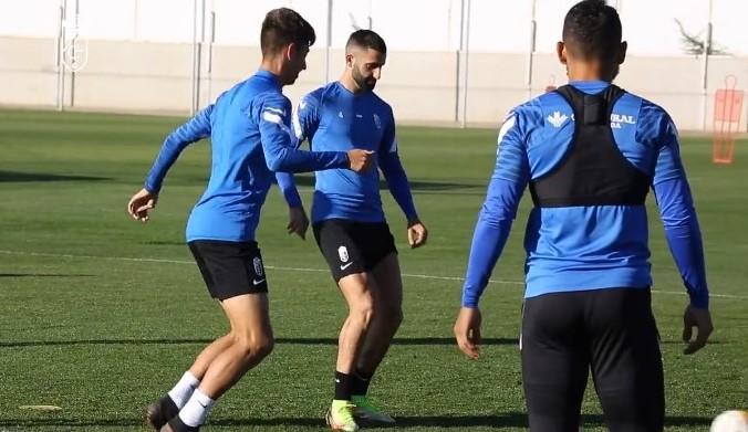 Max Gonalons, durante el entrenamiento de este lunes en la Ciudad Deportiva (GCF TV)
