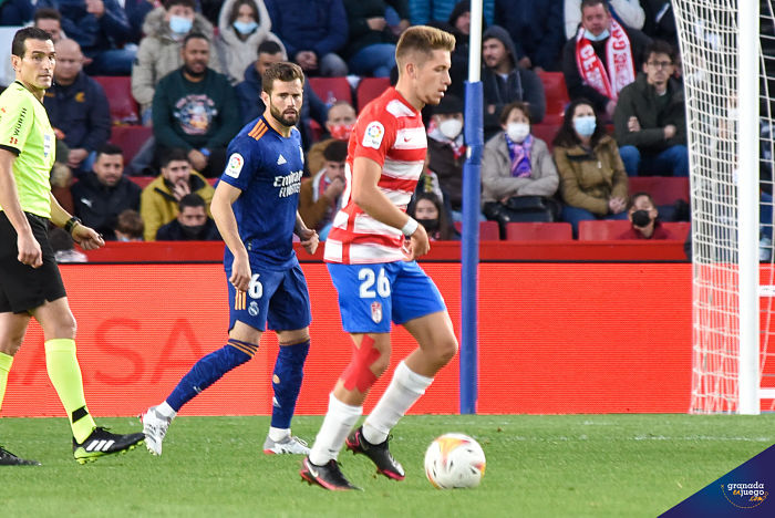 Isma Ruiz, durante el partido ante el Real Madrid (JOSÉ M. BALDOMERO)