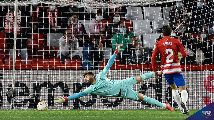 Luís Maximiano completó una gran actuación contra el Atlético de Madrid (JOSÉ M. BALDOMERO)