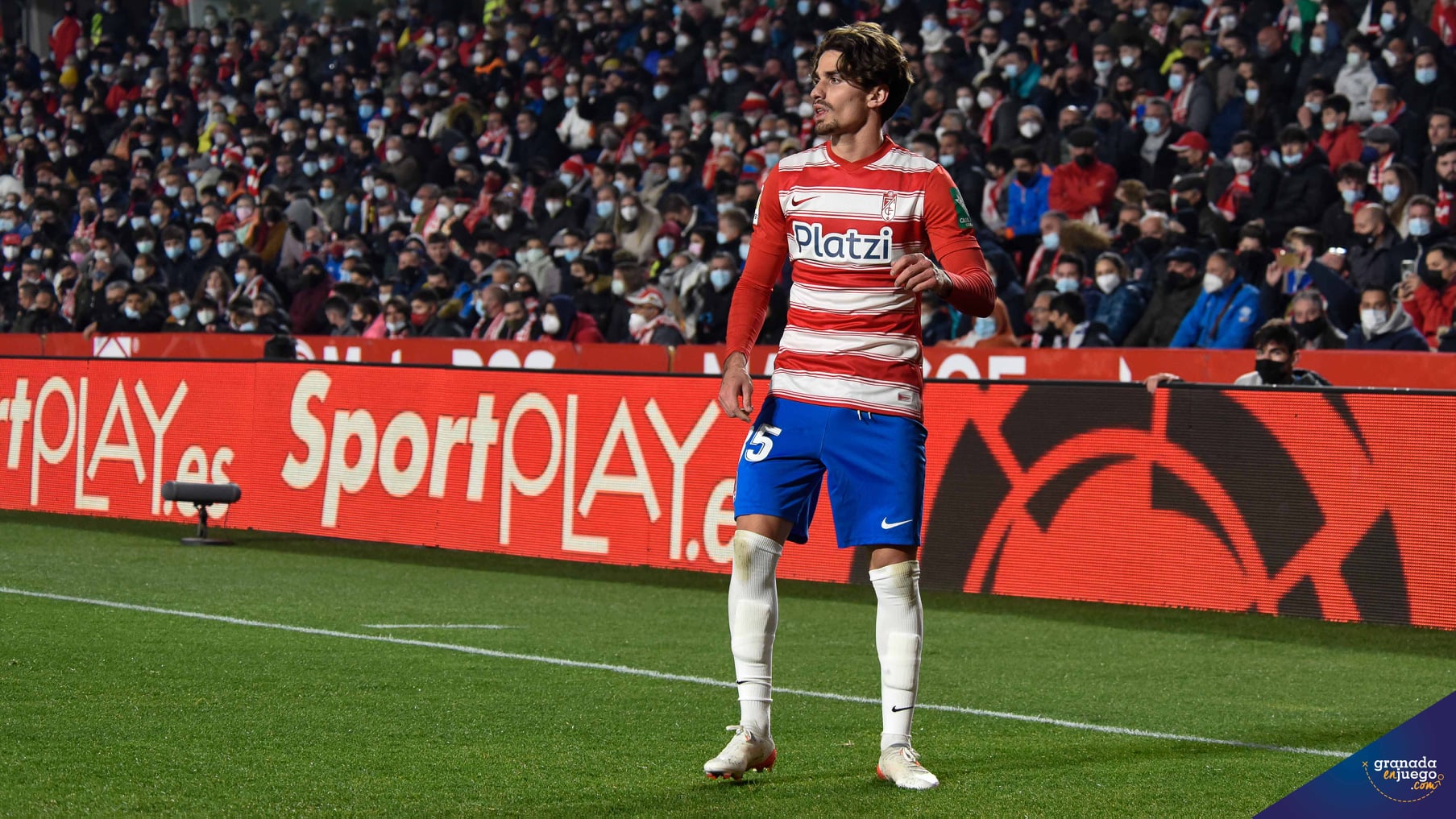 Álex Collado, nuevo fichaje del Granada en este mercado invernal, debutó ante el Barcelona (JOSÉ M. BALDOMERO)
