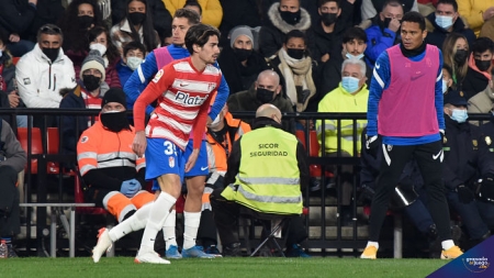 Álex Collado, que ya debutó ante el Barça, será presentado el miércoles como nuevo futbolista del Granada (JOSÉ M. BALDOMERO) Álex Collado, que ya debutó ante el Barça, será presentado el miércoles como nuevo futbolista del Granada (JOSÉ M. BALDOMERO)