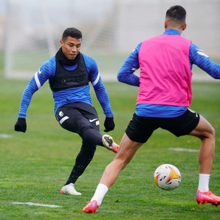 El Granada completará tres sesiones antes de viajar hasta Getafe para su próximo encuentro de liga (PEPE VILLOSLADA / GCF)