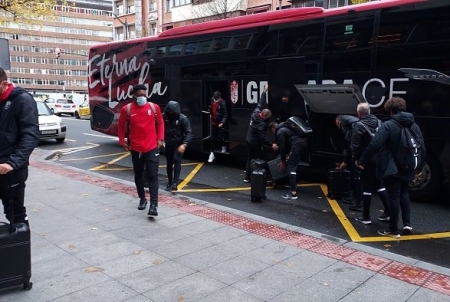 El Granada se desplazará a Getafe y volverá el mismo día del partido (FRAN CALVO) El Granada se desplazará a Getafe y volverá el mismo día del partido (FRAN CALVO)
