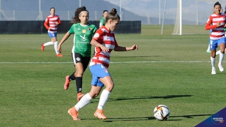 Carol Hernández regresa a una convocatoria del Granada Femenino después de superar sus molestias (JOSÉ M. BALDOMERO) Carol Hernández regresa a una convocatoria del Granada Femenino después de superar sus molestias (JOSÉ M. BALDOMERO)