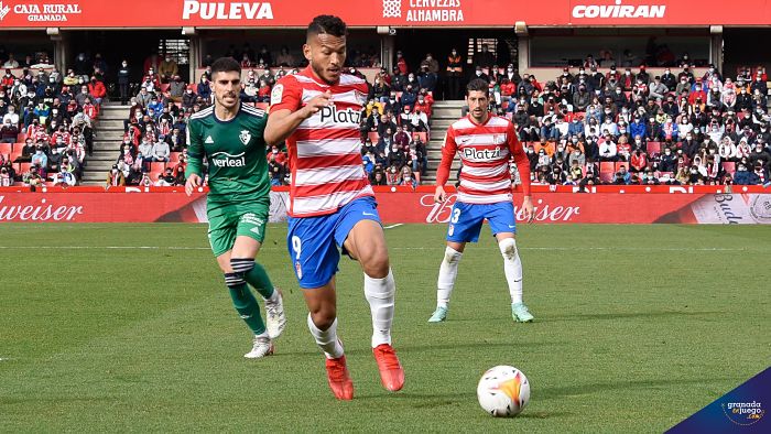 Luis Suárez, durante el Granada - Osasuna, vuelve a la Selección de Colombia (JOSÉ M. BALDOMERO)