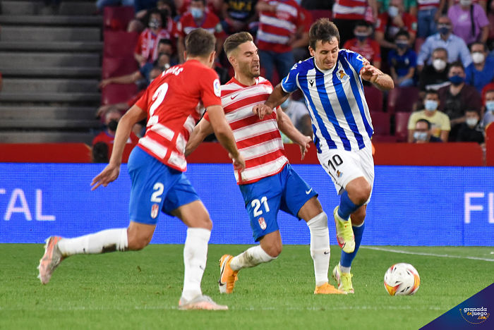 Imagen del Granada - Real Sociedad de la primera vuelta (JOSÉ M. BALDOMERO)