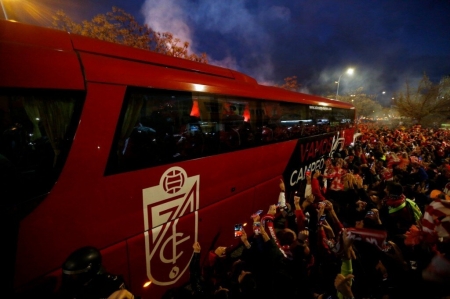 La afición del Granada convoca un recibimiento al autobús del equipo en la previa contra el Cádiz (GCF)