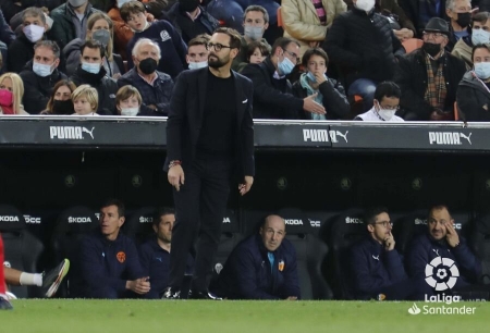 Bordalás, durante el Valencia - Granada en Mestalla (LALIGA) Bordalás, durante el Valencia - Granada en Mestalla (LALIGA)