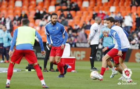 Germán Sánchez, junto a sus compañeros durante el calentamiento en Mestalla (LALIGA) Germán Sánchez, junto a sus compañeros durante el calentamiento en Mestalla (LALIGA)