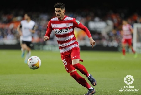 Carlos Neva, en un lance del partido en Mestalla (LALIGA) Carlos Neva, en un lance del partido en Mestalla (LALIGA)