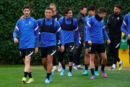 La plantilla del Granada se concentrará al completo antes del partido contra el Elche (PEPE VILLOSLADA / GCF)