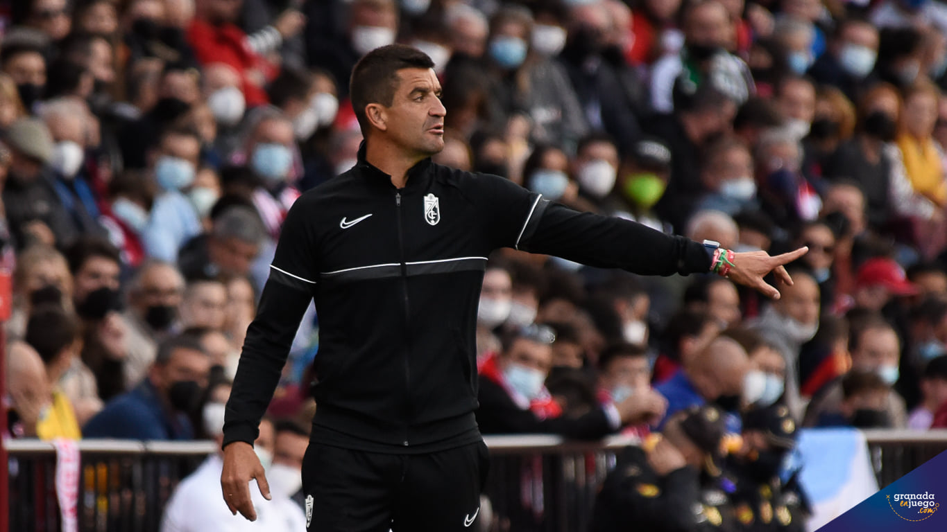 Rubén Torrecilla debutó como entrenador en la máxima categoría ante el Elche (JOSÉ M. BALDOMERO)