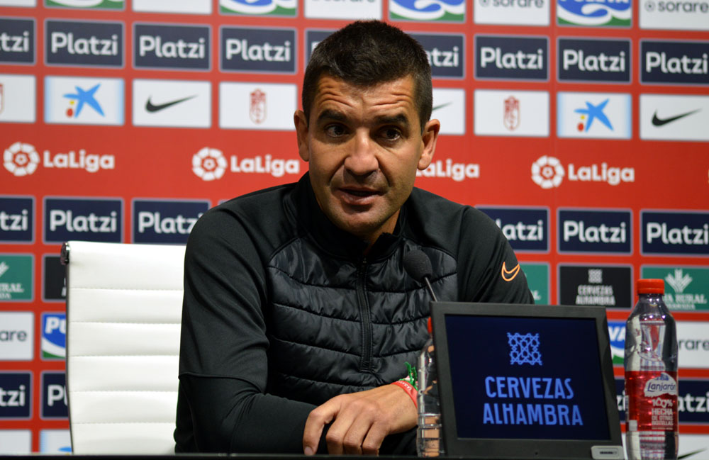 Rubén Torrecilla, técnico del Granada (JAVIER PALMA)
