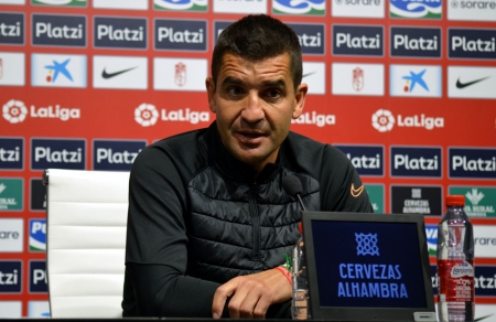 Rubén Torrecilla, técnico del Granada (JAVIER PALMA) Rubén Torrecilla, técnico del Granada (JAVIER PALMA)