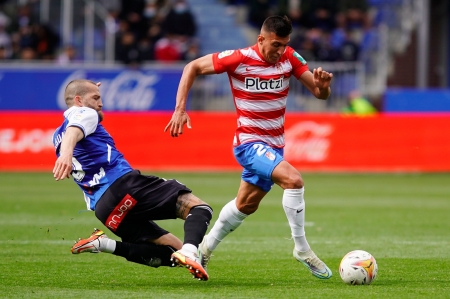 Uzuni, en un lance del partido ante el Alavés (PEPE VILLOSLADA / GCF) Uzuni, en un lance del partido ante el Alavés (PEPE VILLOSLADA / GCF)