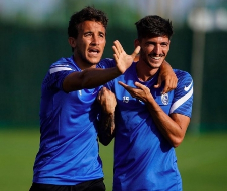 Luis Milla y Carlos Neva, en un entrenamiento con el Granada (INSTAGRAM) Luis Milla y Carlos Neva, en un entrenamiento con el Granada (INSTAGRAM)