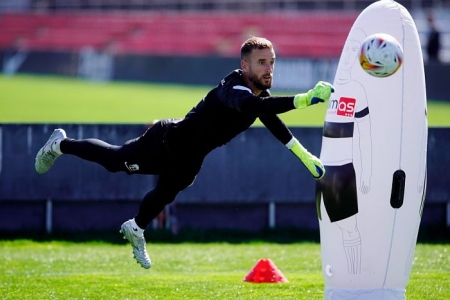Aarón Escandell, durante un entrenamiento en la Ciudad Deportiva (PEPE VILLOSLADA / GCF)