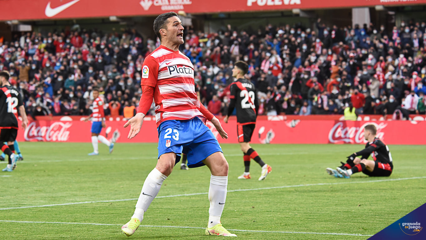 Jorge Molina celebra su gol ante el Rayo (JOSÉ M. BALDOMERO)