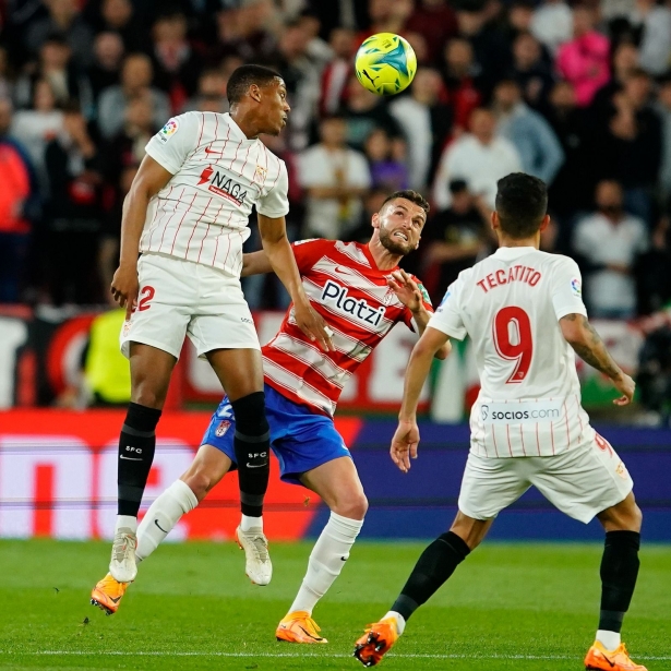 Domingos Duarte, en una acción en el partido del `Sánchez Pizjuán` (PEPE VILLOSLADA / GCF) Domingos Duarte, en una acción en el partido del `Sánchez Pizjuán` (PEPE VILLOSLADA / GCF)
