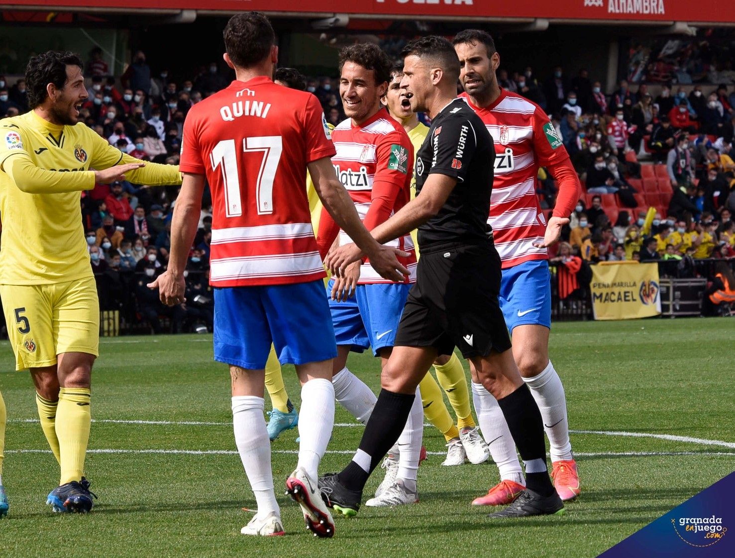 Gil Manzano, en el Granada - Villarreal de esta temporada (JOSÉ M. BALDOMERO)
