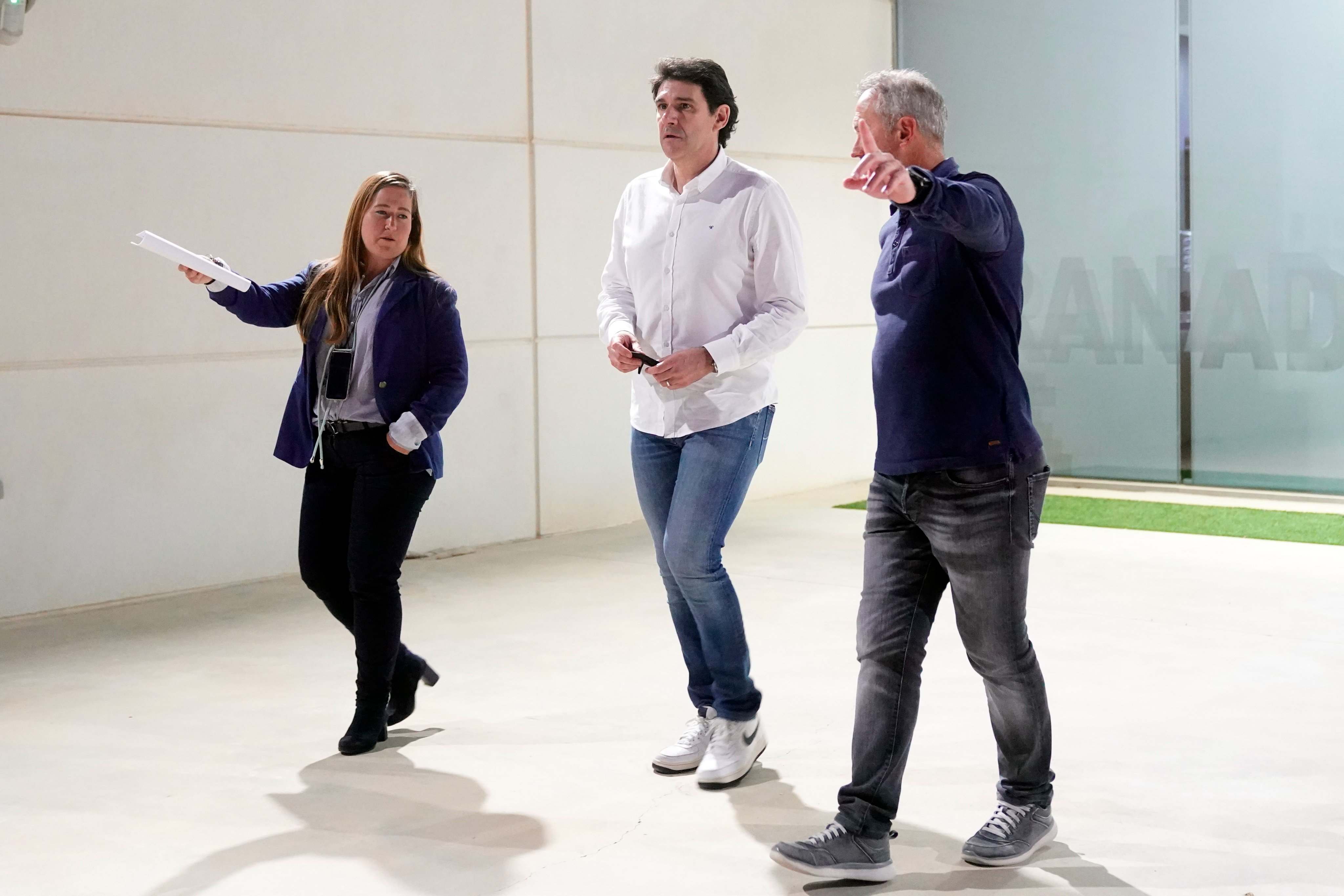 Karanka visita la Ciudad Deportiva guiado por Patricia Rodríguez y Pep Boada (GCF)