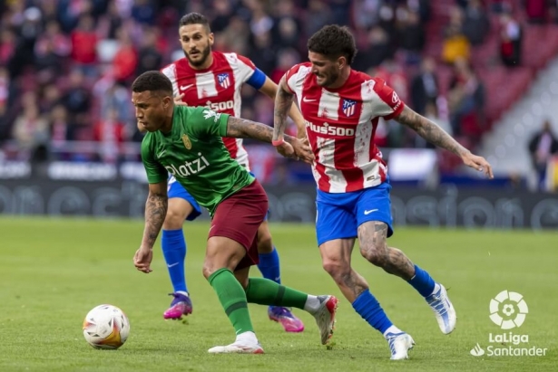 Machís, en un lance del partido contra el Atlético de Madrid (LALIGA)
