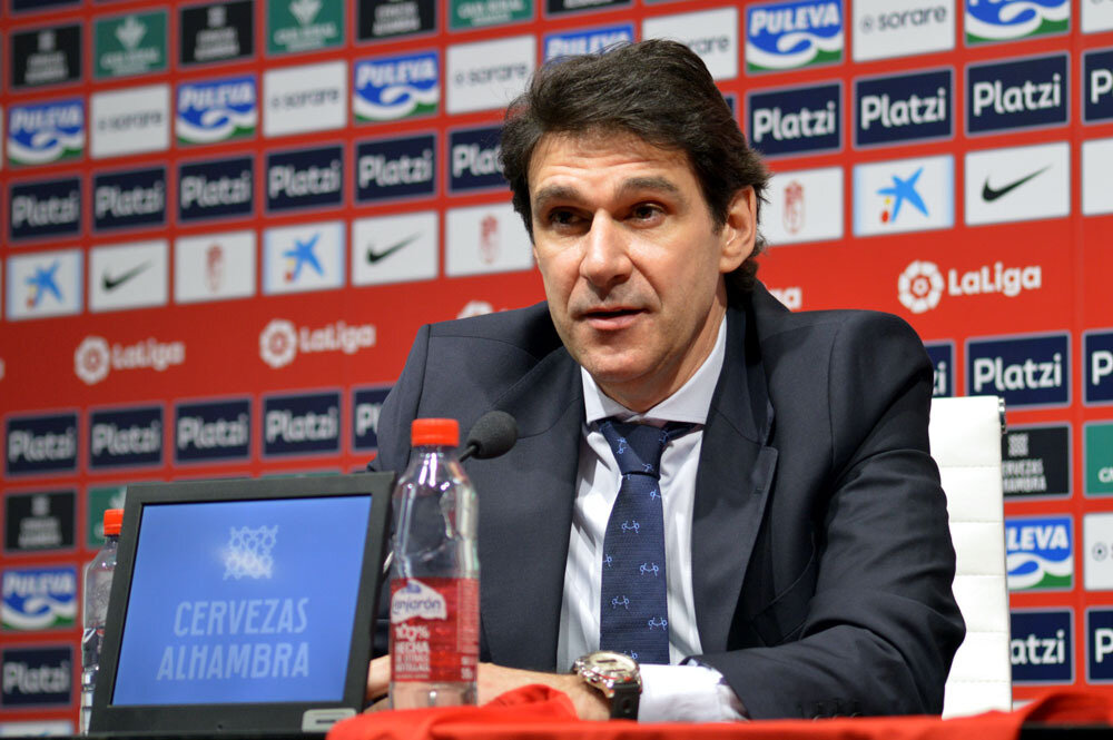 Karanka, en la rueda de prensa de su presentación con el Granada (JAVIER PALMA)