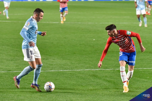 Iago Aspas, en el partido del `Nuevo Los Cármenes` de la pasada temporada (JOSÉ M. BALDOMERO)
