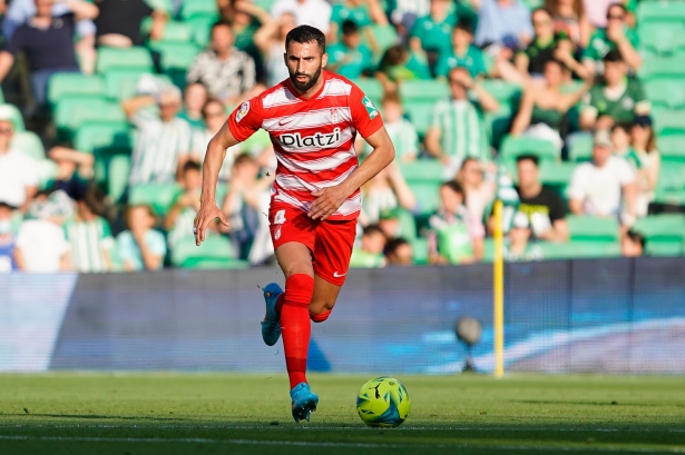 Gonalons, en el partido ante el Betis (PEPE VILLOSLADA / GCF) Gonalons, en el partido ante el Betis (PEPE VILLOSLADA / GCF)