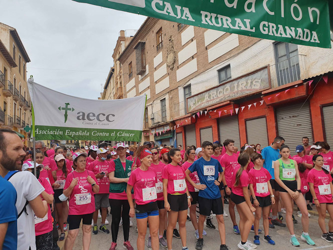 Salida de la V Carrera-Caminata contra el Cáncer de Guadix (AYTO. GUADIX)