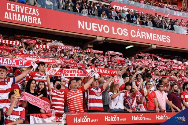 Afición del Granada en el último partido frente al Espanyol (JOSÉ M. BALDOMERO) Afición del Granada en el último partido frente al Espanyol (JOSÉ M. BALDOMERO)