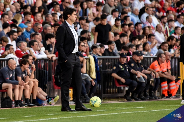 Aitor Karanka intentará devolver al Granada a la máxima categoría (JOSÉ M. BALDOMERO) Aitor Karanka intentará devolver al Granada a la máxima categoría (JOSÉ M. BALDOMERO)