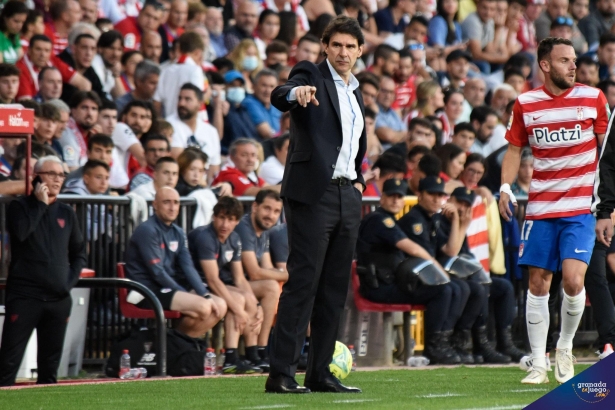 Karanka, en un partido con el Granada (JOSÉ M. BALDOMERO) Karanka, en un partido con el Granada (JOSÉ M. BALDOMERO)