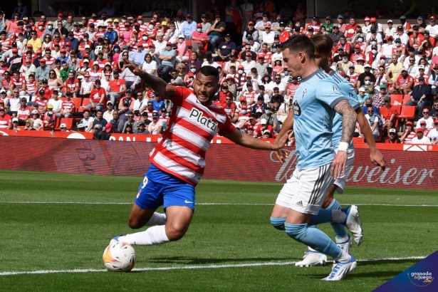 Luis Suárez, en el partido frente al Celta de la pasada temporada (JOSÉ M. BALDOMERO) Luis Suárez, en el partido frente al Celta de la pasada temporada (JOSÉ M. BALDOMERO)