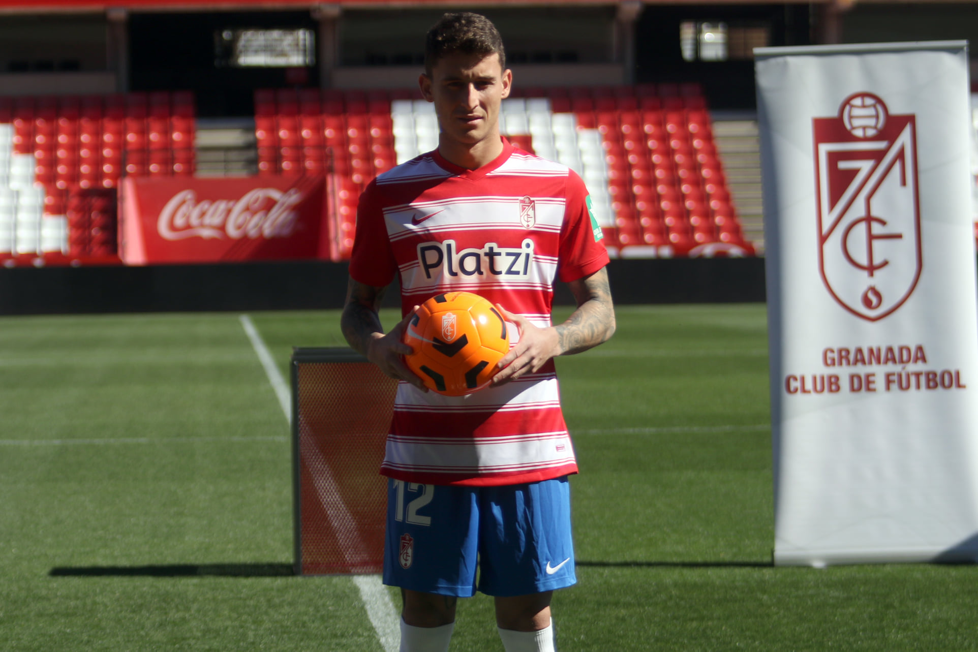 Dani Raba, el día de su presentación con el Granada (JOSÉ VELASCO / GRJ)