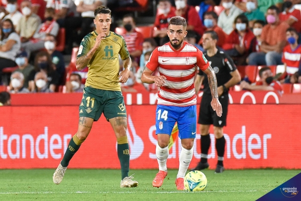 Monchu no se adaptó ni al Granada y a Primera y terminó marchándose al Valladolid (JOSÉ M. BALDOMERO) Monchu no se adaptó ni al Granada y a Primera y terminó marchándose al Valladolid (JOSÉ M. BALDOMERO)