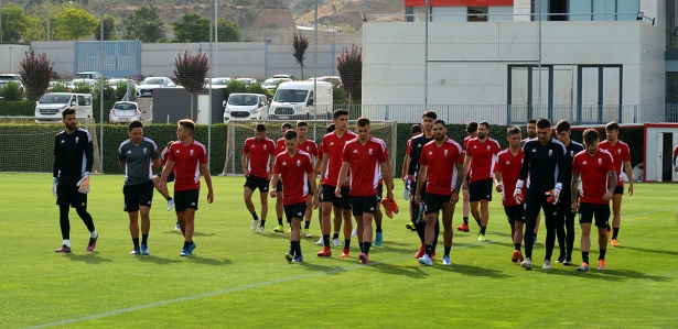 La plantilla del Granada CF retorna a los entrenamientos en la Ciudad Deportiva (J. PALMA)