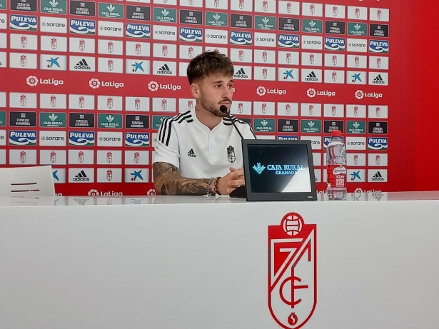 Ricard Sánchez, durante la rueda de prensa en la Ciudad Deportiva (FRAN CALVO) Ricard Sánchez, durante la rueda de prensa en la Ciudad Deportiva (FRAN CALVO)