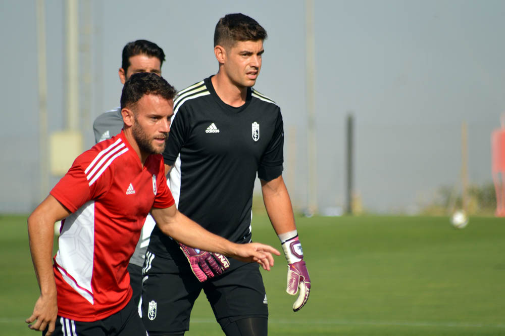 Raúl Fernández, en el entrenamiento de este martes en la Ciudad Deportiva (JAVIER PALMA)