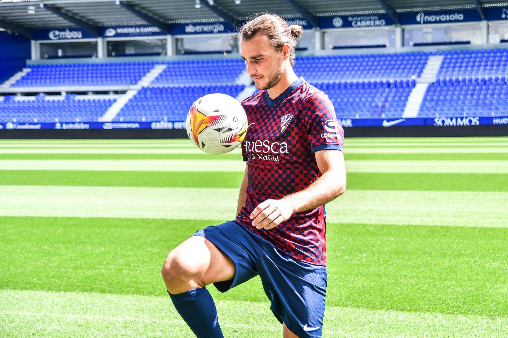 Ignasi Miquel, en su presentación con el Huesca la pasada campaña (TWITTER)