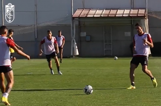 Bodiger (derecha), durante el entrenamiento de este martes en la Ciudad Deportiva (GCF TV) Bodiger (derecha), durante el entrenamiento de este martes en la Ciudad Deportiva (GCF TV)