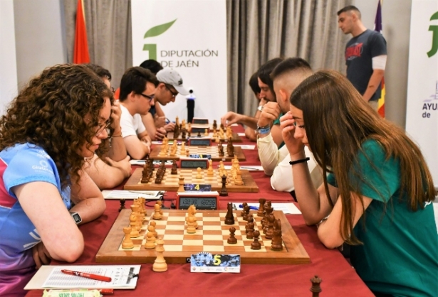 Imagen de las partidas (AJEDREZ LA ZUBIA) Imagen de las partidas (AJEDREZ LA ZUBIA)