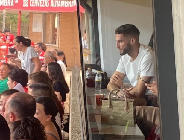 Domingos Duarte presencia el Granada - Villarreal B desde uno de los palcos del `Nuevo Los Cármenes` (CAMI MUDARRA) Domingos Duarte presencia el Granada - Villarreal B desde uno de los palcos del `Nuevo Los Cármenes` (CAMI MUDARRA)